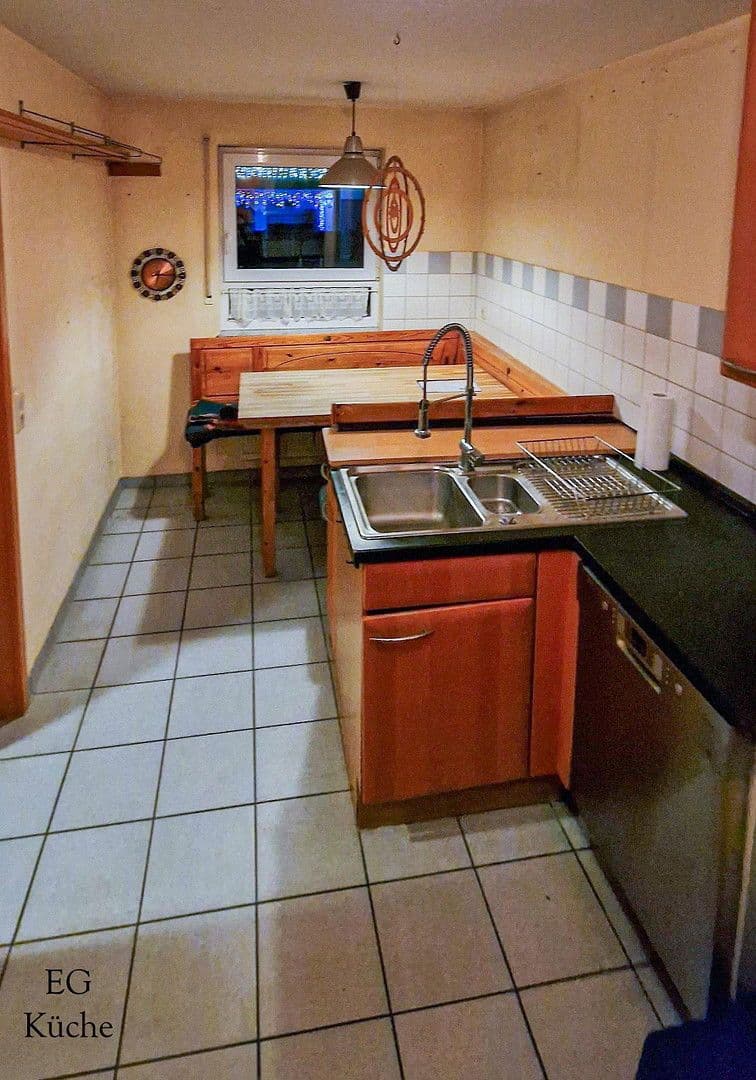 Predaj domu 168 m², pozemek 178 m², Bühlstraße 3/1, Uhingen, Bádensko-Wurttembersko Predaj domu 168 m², pozemek 178 m², Bühlstraße 3/1, Uhingen, Bádensko-Wurttembersko