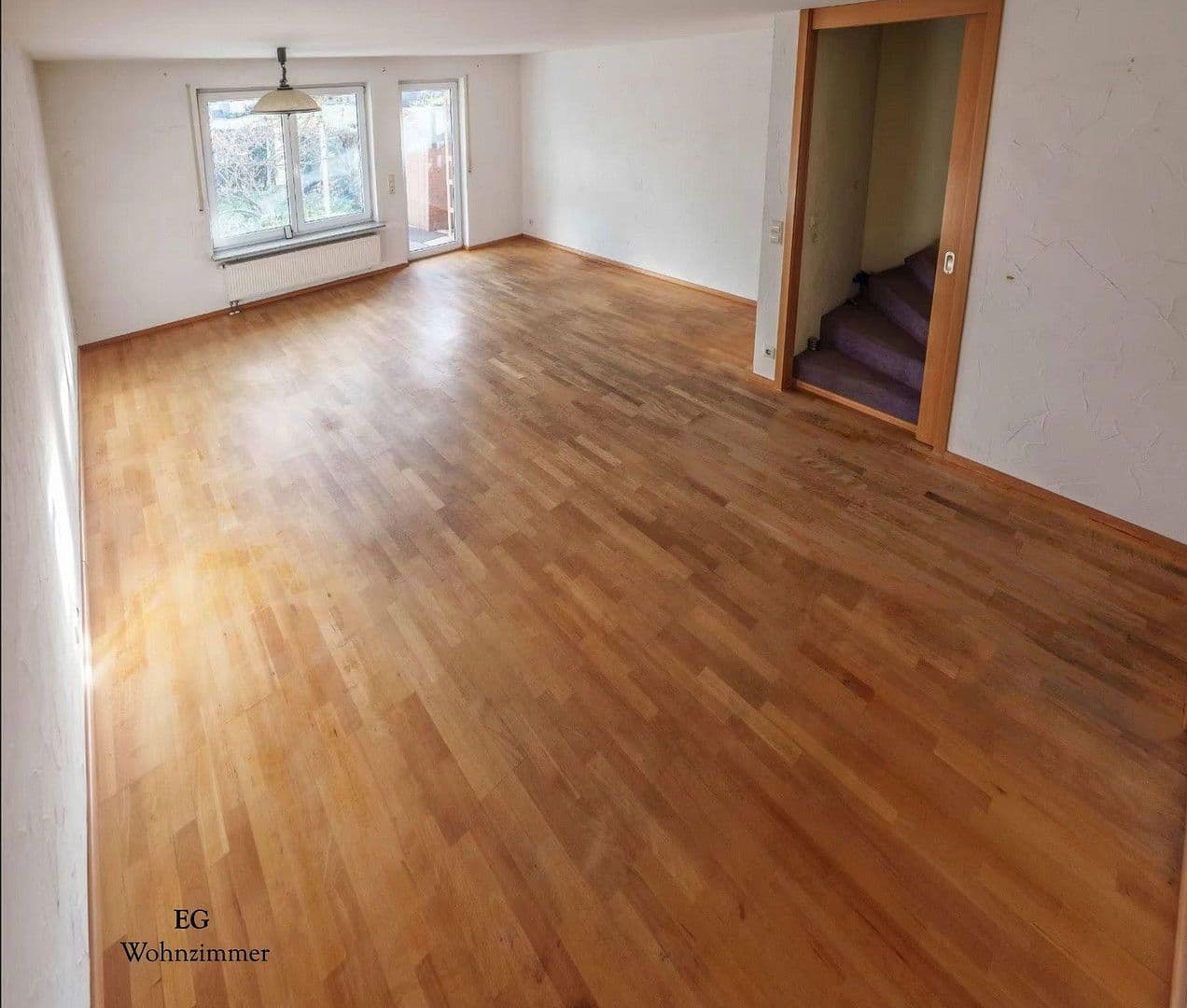 Predaj domu 168 m², pozemek 178 m², Bühlstraße 3/1, Uhingen, Bádensko-Wurttembersko Predaj domu 168 m², pozemek 178 m², Bühlstraße 3/1, Uhingen, Bádensko-Wurttembersko