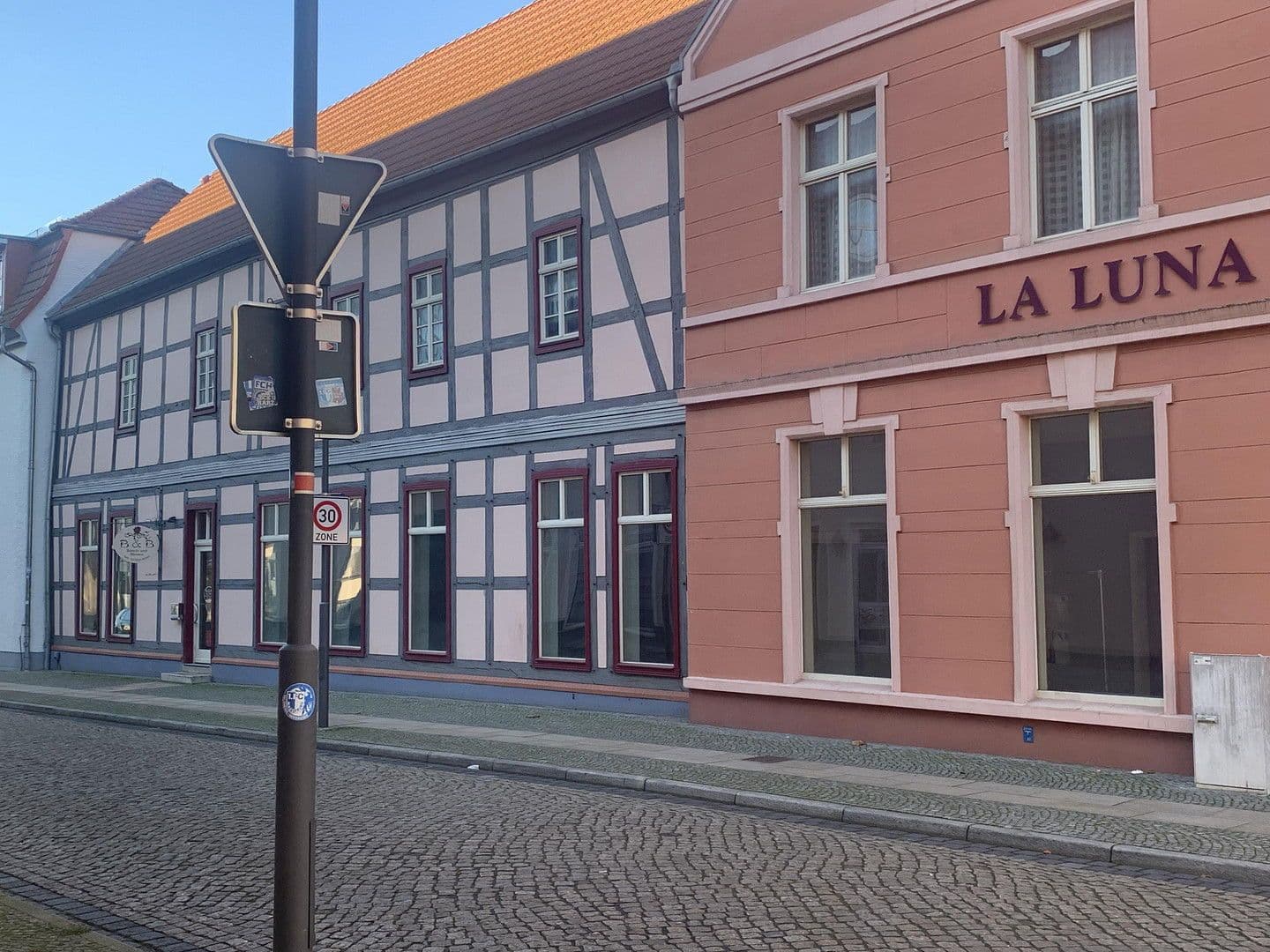 Predaj nebytového priestoru 414 m², Breite Str. 41, Osterburg (Altmark), Sasko-Anhaltsko Predaj nebytového priestoru 414 m², Breite Str. 41, Osterburg (Altmark), Sasko-Anhaltsko