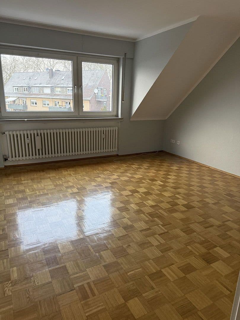 Prenájom bytu 3-izbový 97 m², Oberhausen, Severné Porýnie - Westfálsko Prenájom bytu 3-izbový 97 m², Oberhausen, Severné Porýnie - Westfálsko