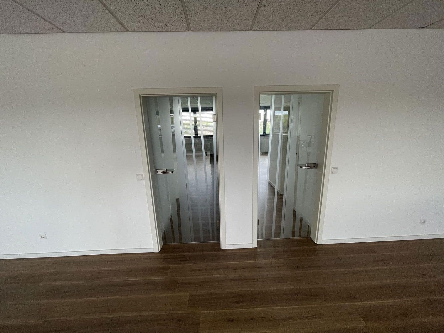 Prenájom kancelárie 480 m², Max-Eyth-Str.23, Ditzingen, Bádensko-Wurttembersko Prenájom kancelárie 480 m², Max-Eyth-Str.23, Ditzingen, Bádensko-Wurttembersko