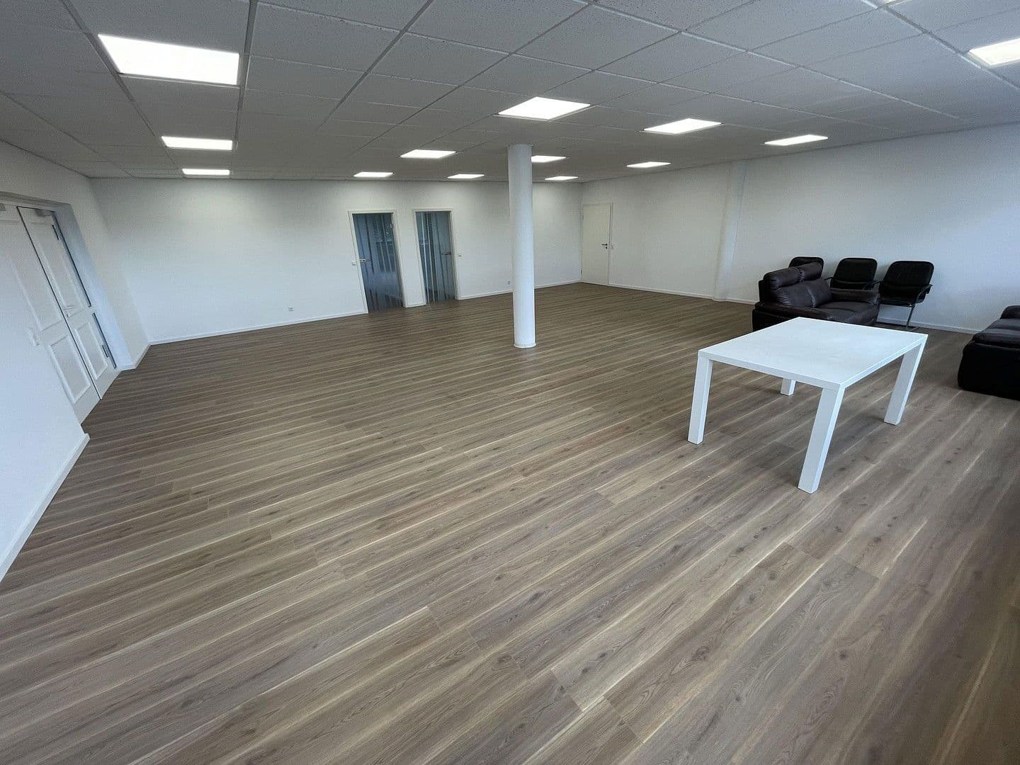 Prenájom kancelárie 480 m², Max-Eyth-Str.23, Ditzingen, Bádensko-Wurttembersko Prenájom kancelárie 480 m², Max-Eyth-Str.23, Ditzingen, Bádensko-Wurttembersko