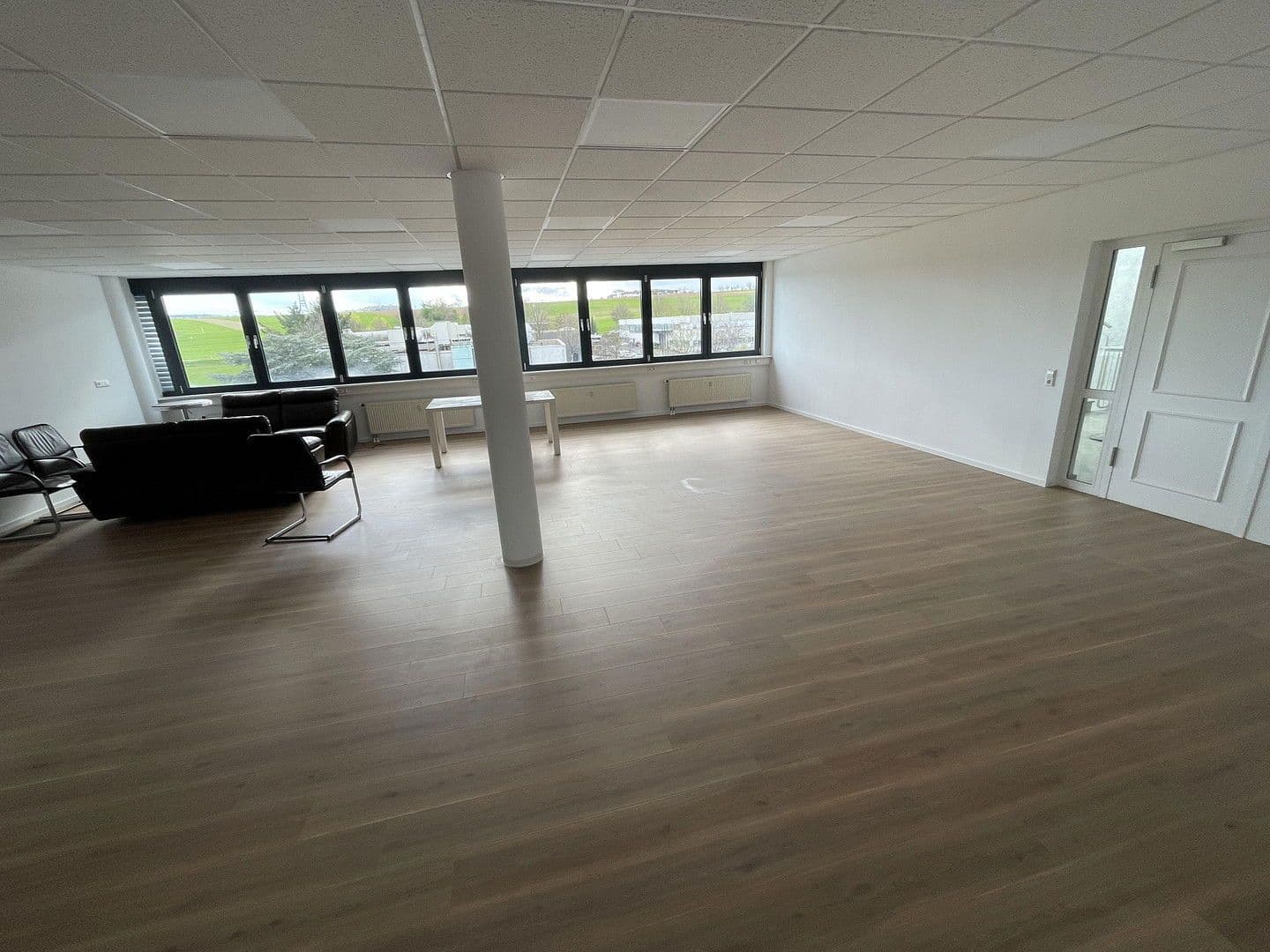 Prenájom kancelárie 480 m², Max-Eyth-Str.23, Ditzingen, Bádensko-Wurttembersko Prenájom kancelárie 480 m², Max-Eyth-Str.23, Ditzingen, Bádensko-Wurttembersko