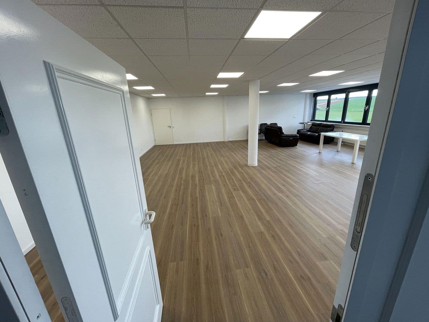 Prenájom kancelárie 480 m², Max-Eyth-Str.23, Ditzingen, Bádensko-Wurttembersko Prenájom kancelárie 480 m², Max-Eyth-Str.23, Ditzingen, Bádensko-Wurttembersko