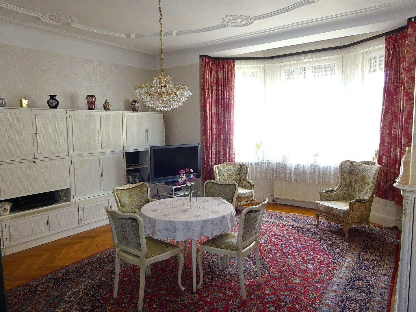 Predaj bytu 3-izbový 101 m², Hölderlinplatz, Stuttgart, Bádensko-Wurttembersko Predaj bytu 3-izbový 101 m², Hölderlinplatz, Stuttgart, Bádensko-Wurttembersko