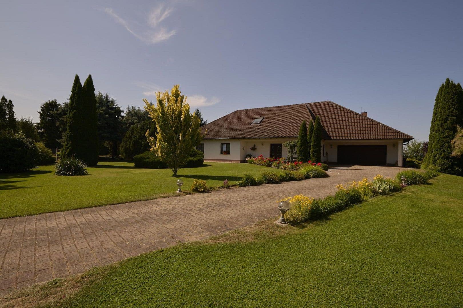 Predaj domu 277 m², pozemek 3.439 m², Treuenbrietzen, Brandenbursko Predaj domu 277 m², pozemek 3.439 m², Treuenbrietzen, Brandenbursko