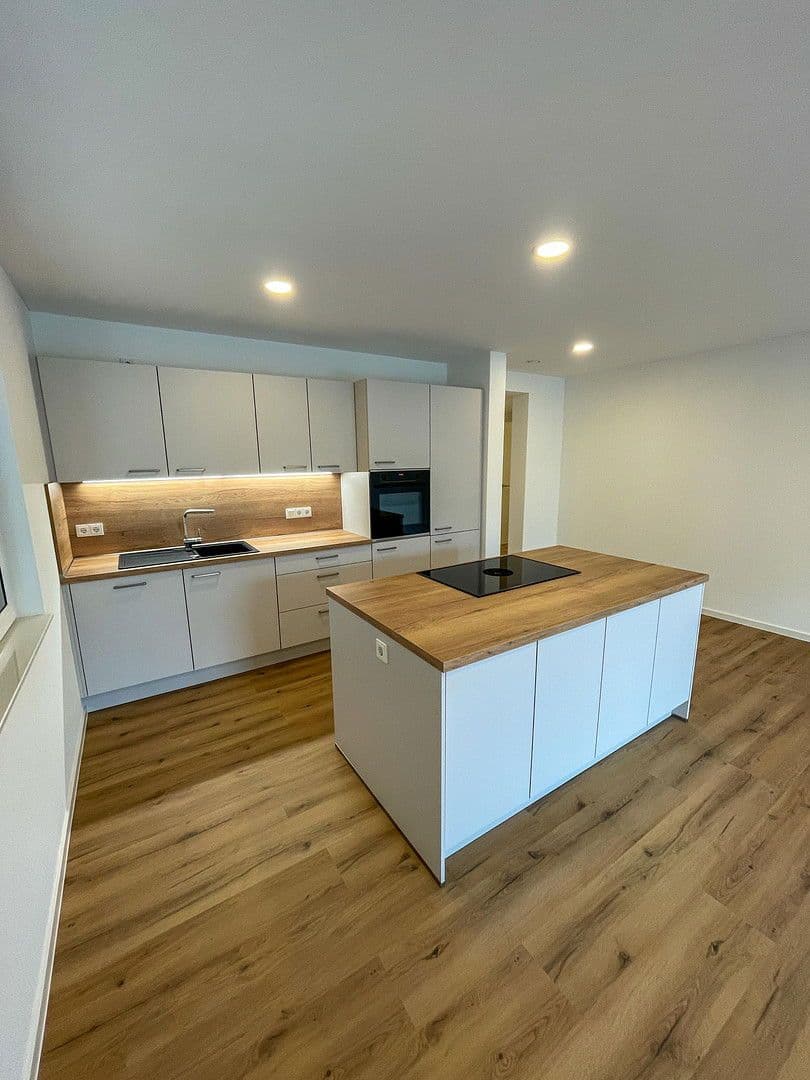 Prenájom bytu 2-izbový 82 m², Piesport, Porýnie-Falcko Prenájom bytu 2-izbový 82 m², Piesport, Porýnie-Falcko