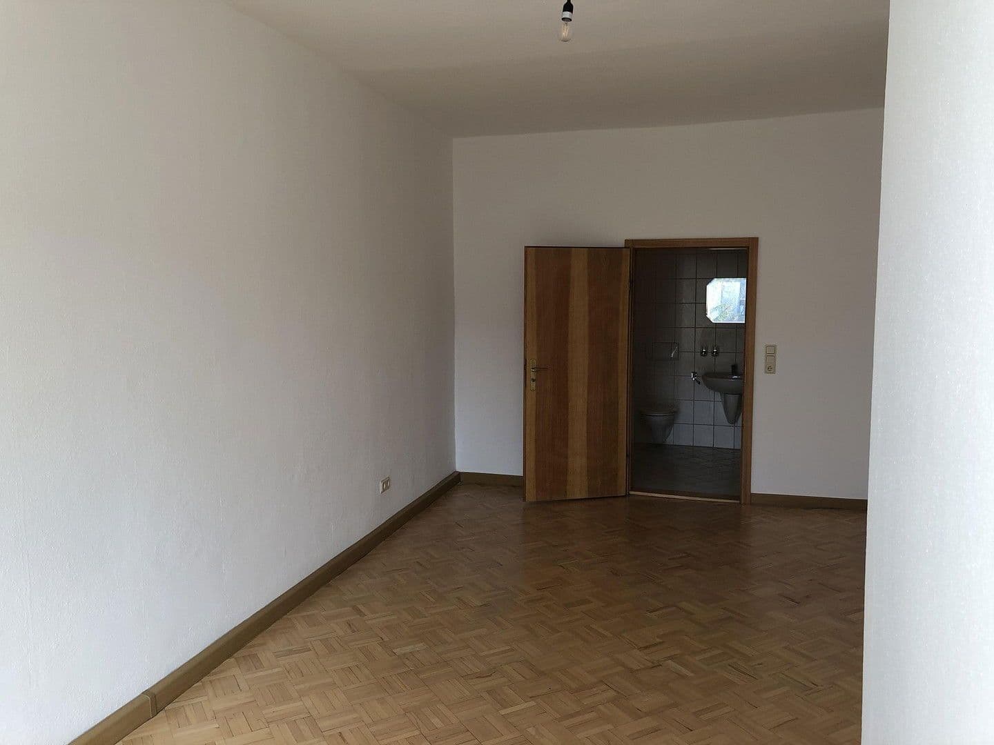 Prenájom bytu 4-izbový 103 m², Poststraße 10, Freiberg, Sasko Prenájom bytu 4-izbový 103 m², Poststraße 10, Freiberg, Sasko