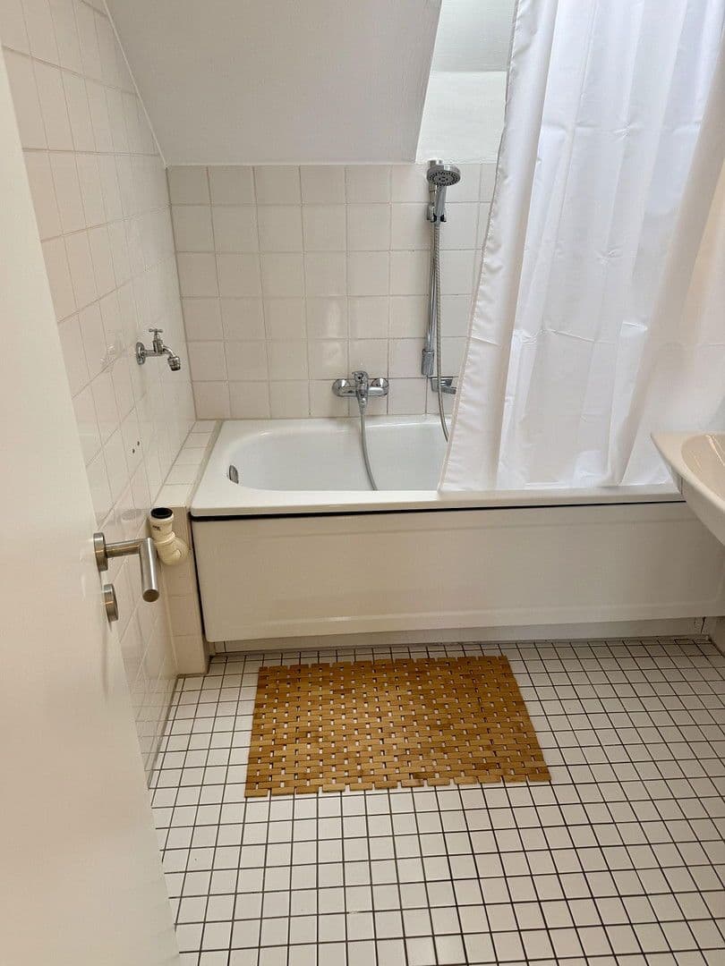 Prenájom bytu 2-izbový 75 m², Lipper Hellweg 239, Bielefeld, Severné Porýnie - Westfálsko Prenájom bytu 2-izbový 75 m², Lipper Hellweg 239, Bielefeld, Severné Porýnie - Westfálsko