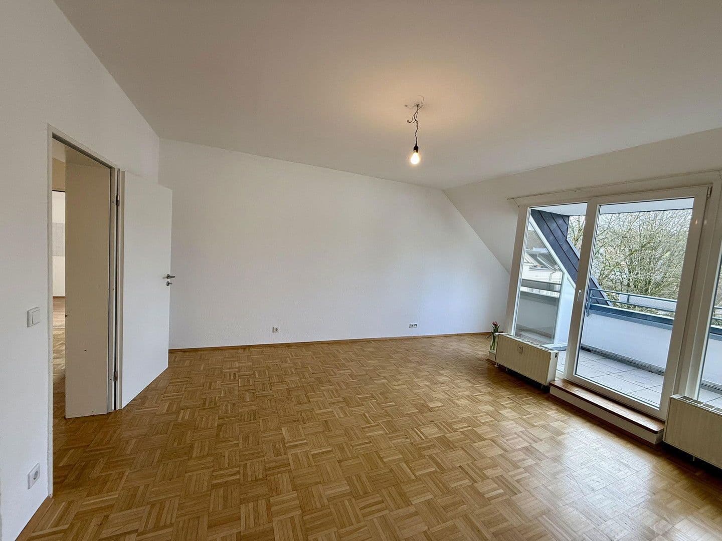 Prenájom bytu 2-izbový 75 m², Lipper Hellweg 239, Bielefeld, Severné Porýnie - Westfálsko Prenájom bytu 2-izbový 75 m², Lipper Hellweg 239, Bielefeld, Severné Porýnie - Westfálsko