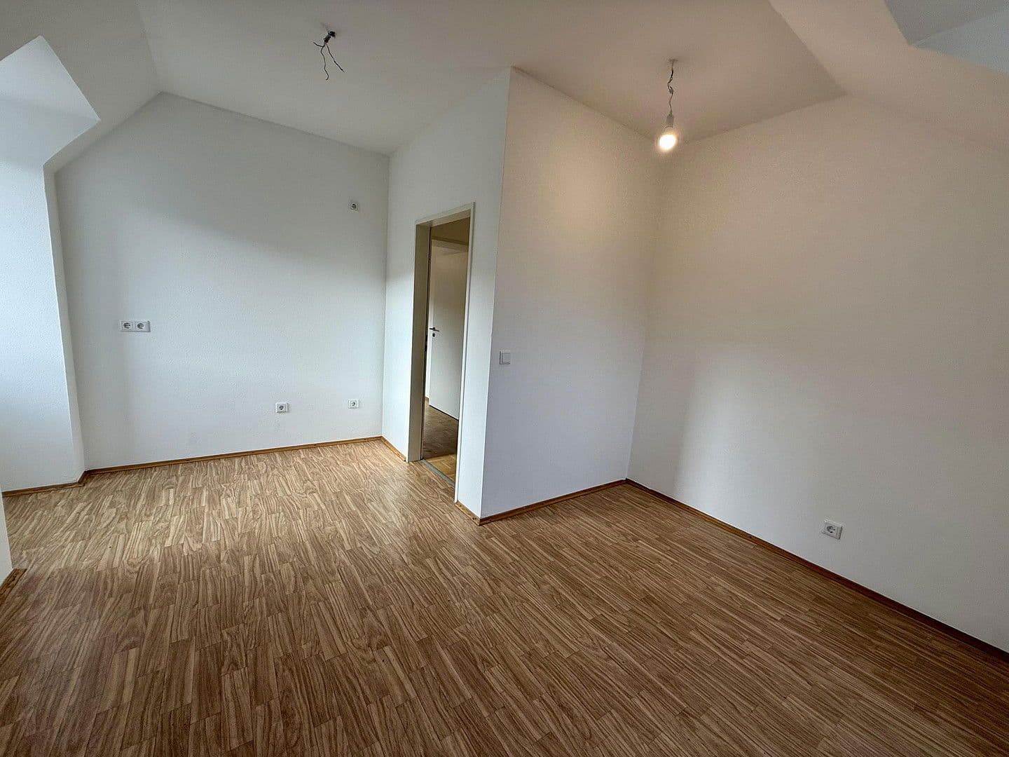 Prenájom bytu 2-izbový 75 m², Lipper Hellweg 239, Bielefeld, Severné Porýnie - Westfálsko Prenájom bytu 2-izbový 75 m², Lipper Hellweg 239, Bielefeld, Severné Porýnie - Westfálsko