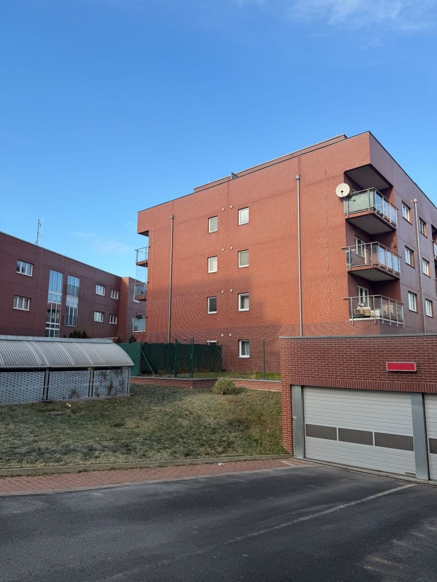 Prenájom garáže 15 m², K Vystrkovu, Praha, Praha Prenájom garáže 15 m², K Vystrkovu, Praha, Praha