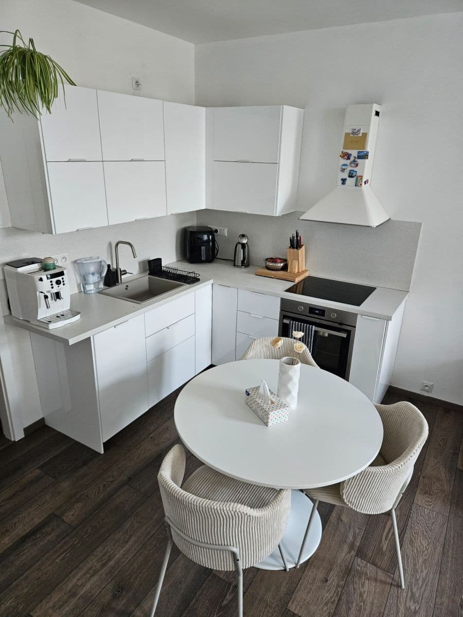 Prenájom bytu 2-izbový 56 m², Stavební, Brno, Jihomoravský kraj Prenájom bytu 2-izbový 56 m², Stavební, Brno, Jihomoravský kraj