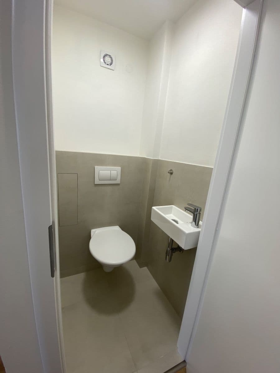 Predaj bytu 3-izbový 75 m², Jeseniova, Praha, Praha Predaj bytu 3-izbový 75 m², Jeseniova, Praha, Praha