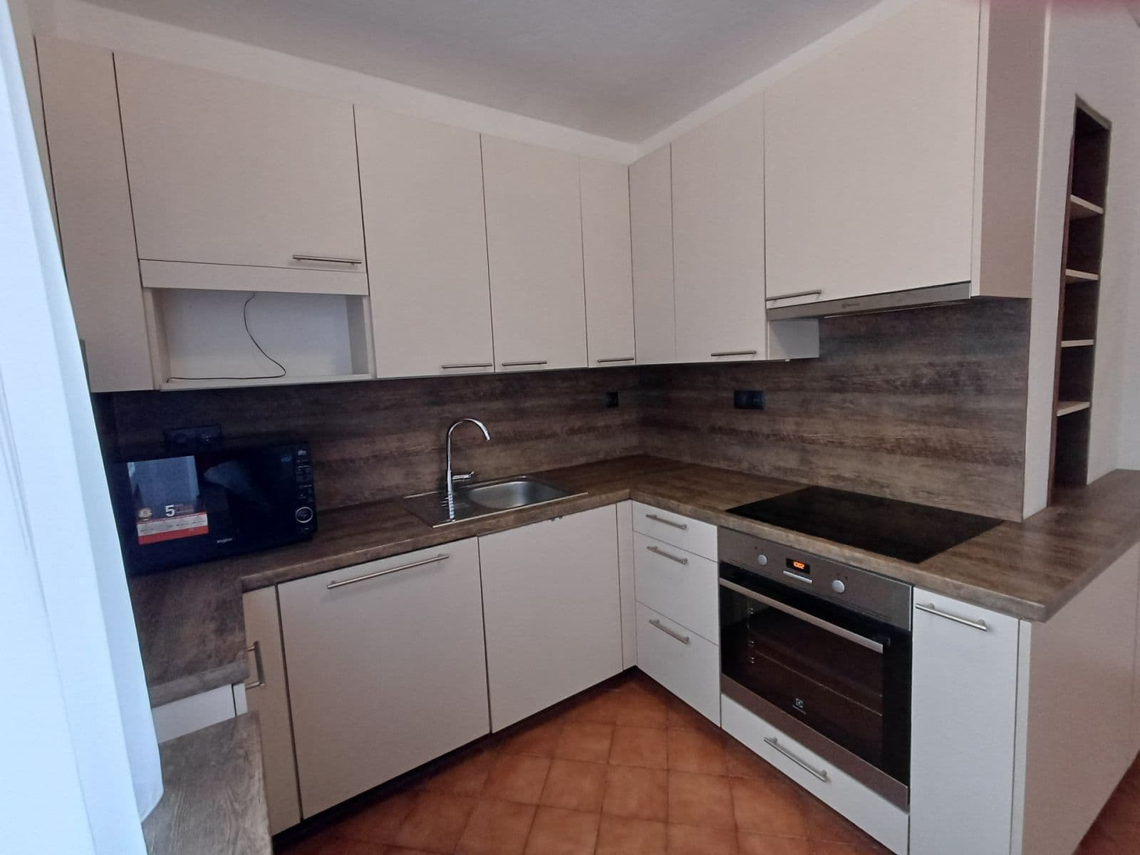 Predaj bytu 3-izbový 66 m², Hráského, Benešov, Středočeský kraj Predaj bytu 3-izbový 66 m², Hráského, Benešov, Středočeský kraj