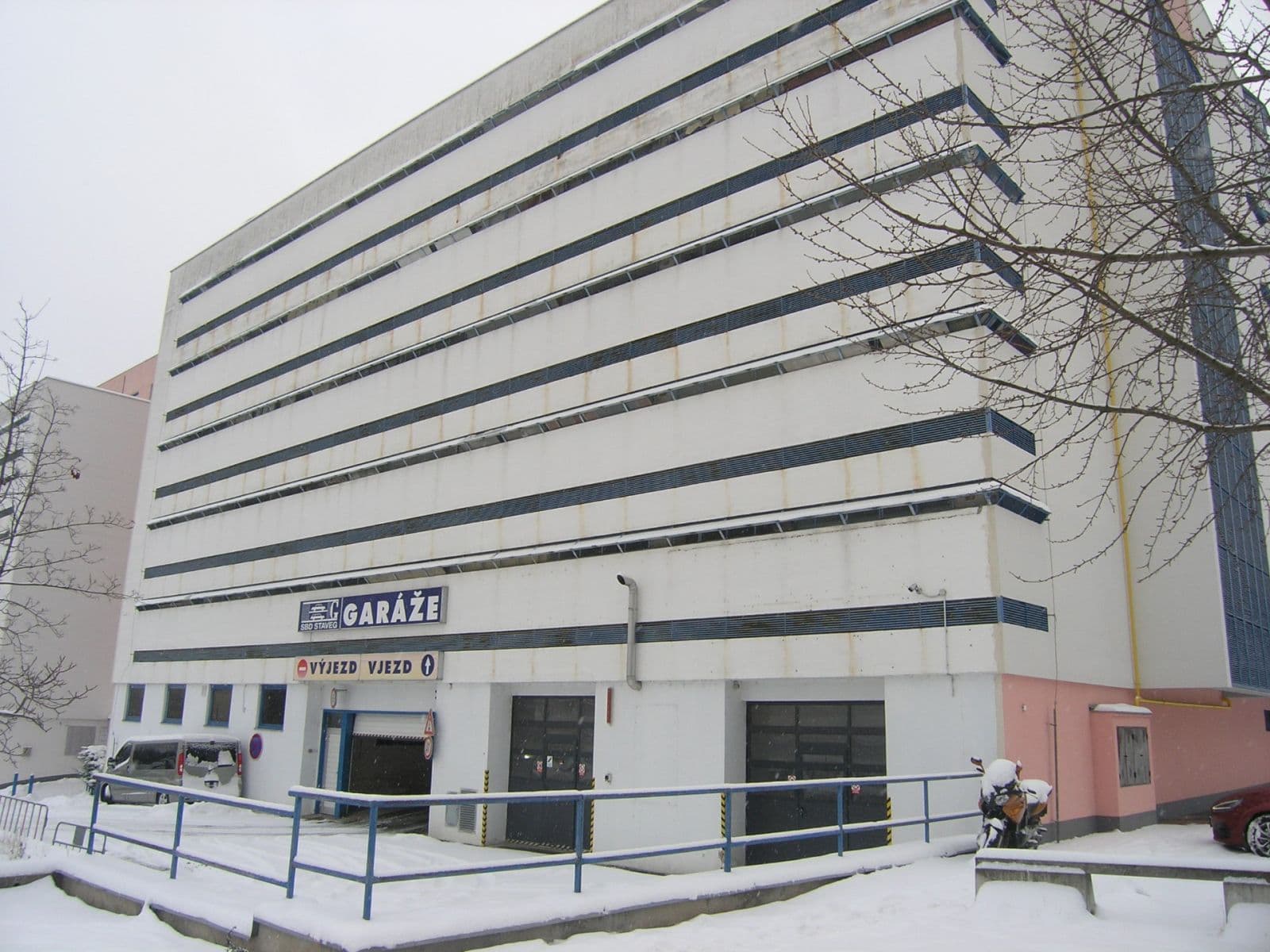 Prenájom garáže 18 m², Holušická, Praha, Praha Prenájom garáže 18 m², Holušická, Praha, Praha