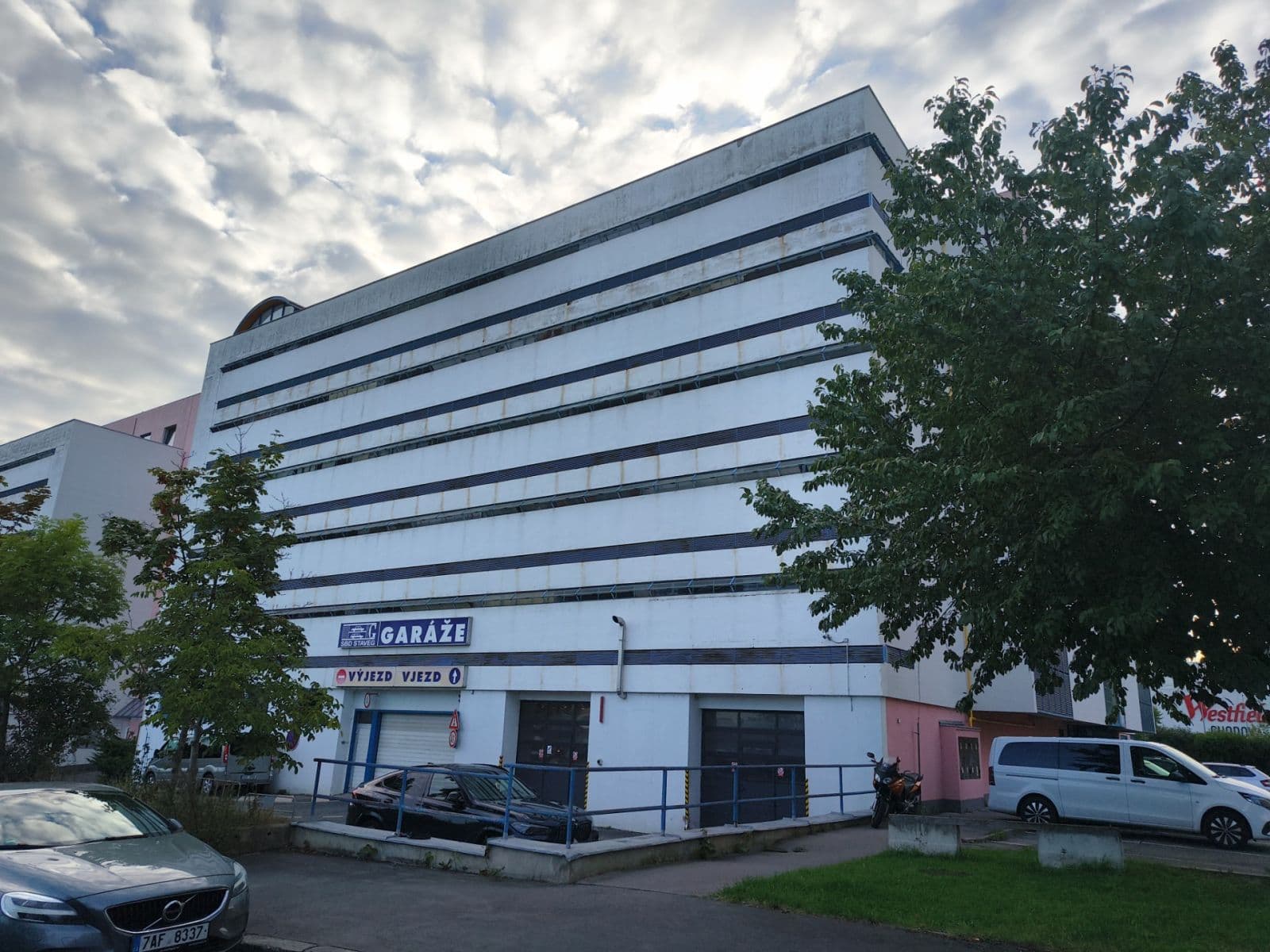 Prenájom garáže 18 m², Holušická, Praha, Praha Prenájom garáže 18 m², Holušická, Praha, Praha