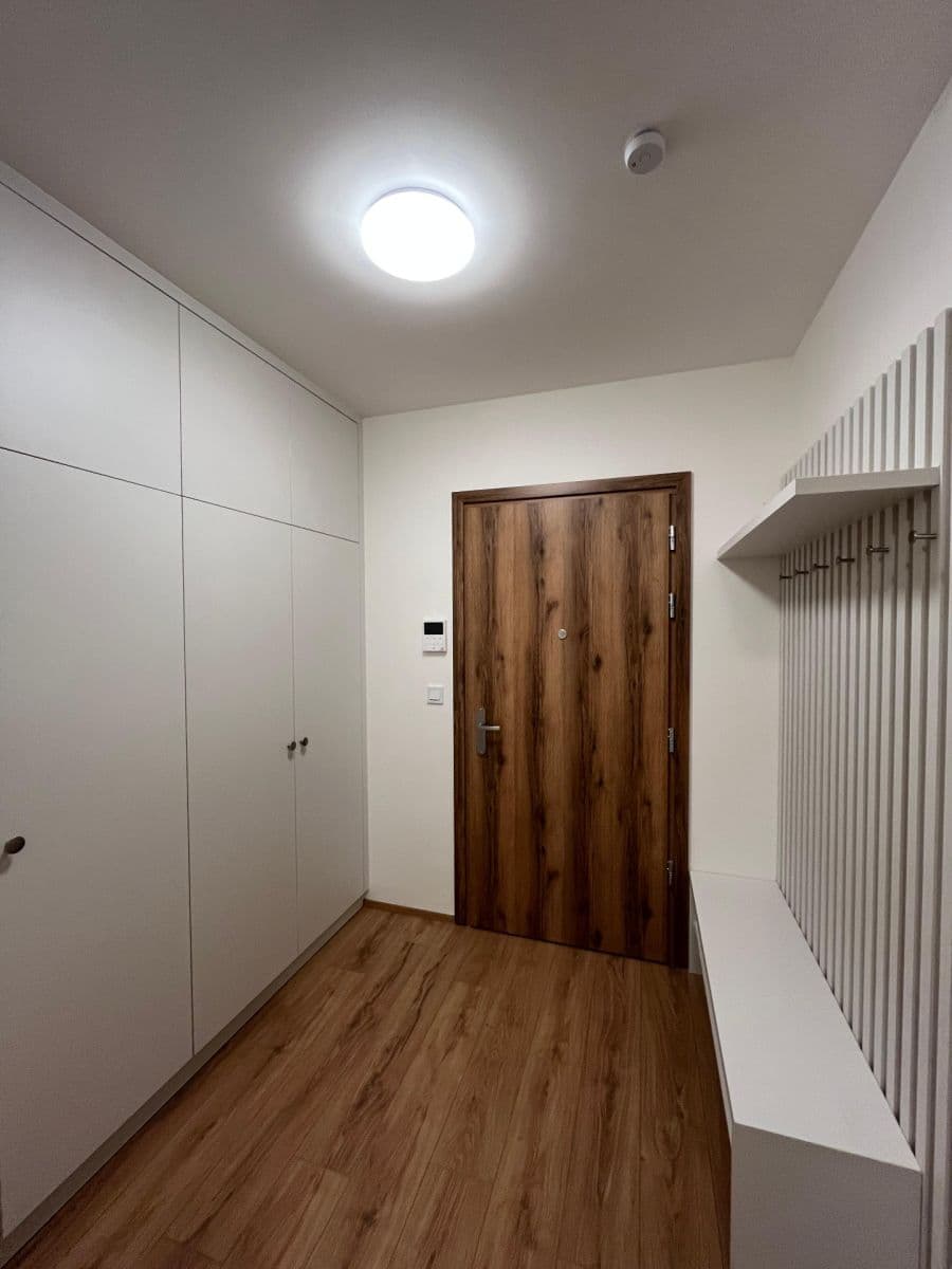 Prenájom bytu 2-izbový 60 m², Tovární, Liberec, Liberecký kraj Prenájom bytu 2-izbový 60 m², Tovární, Liberec, Liberecký kraj