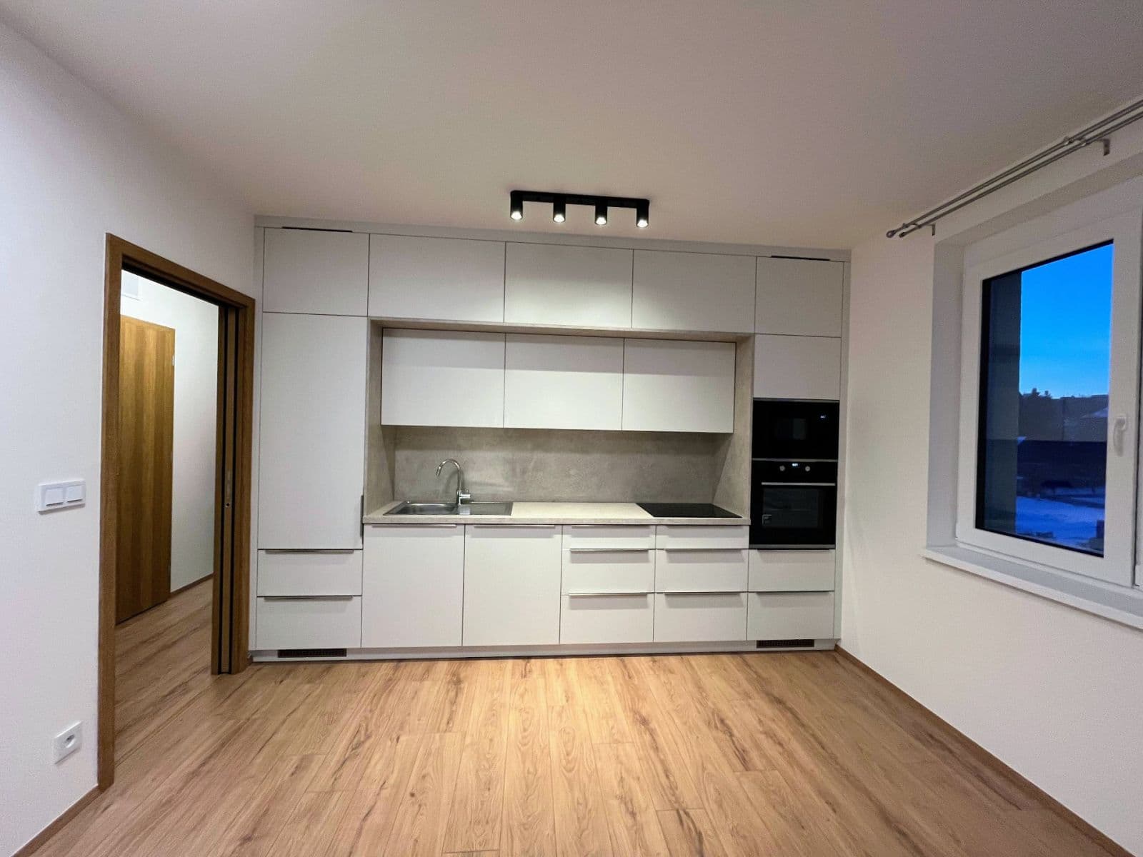 Prenájom bytu 2-izbový 60 m², Tovární, Liberec, Liberecký kraj Prenájom bytu 2-izbový 60 m², Tovární, Liberec, Liberecký kraj