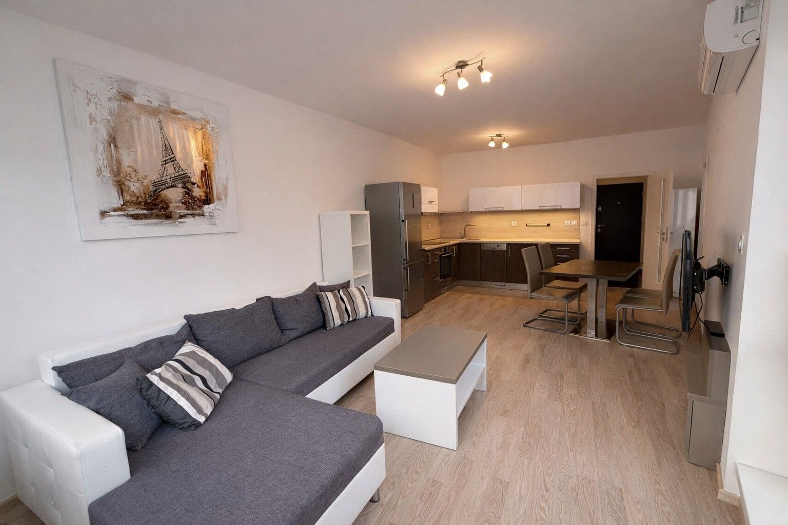 Prenájom bytu 2-izbový 67 m², Křídlovická, Brno, Jihomoravský kraj Prenájom bytu 2-izbový 67 m², Křídlovická, Brno, Jihomoravský kraj