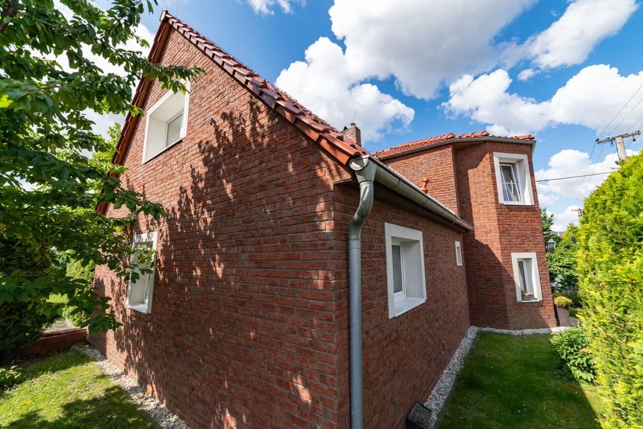 Predaj domu 156 m², pozemek 859 m², Marie Majerové, Kladno, Středočeský kraj Predaj domu 156 m², pozemek 859 m², Marie Majerové, Kladno, Středočeský kraj
