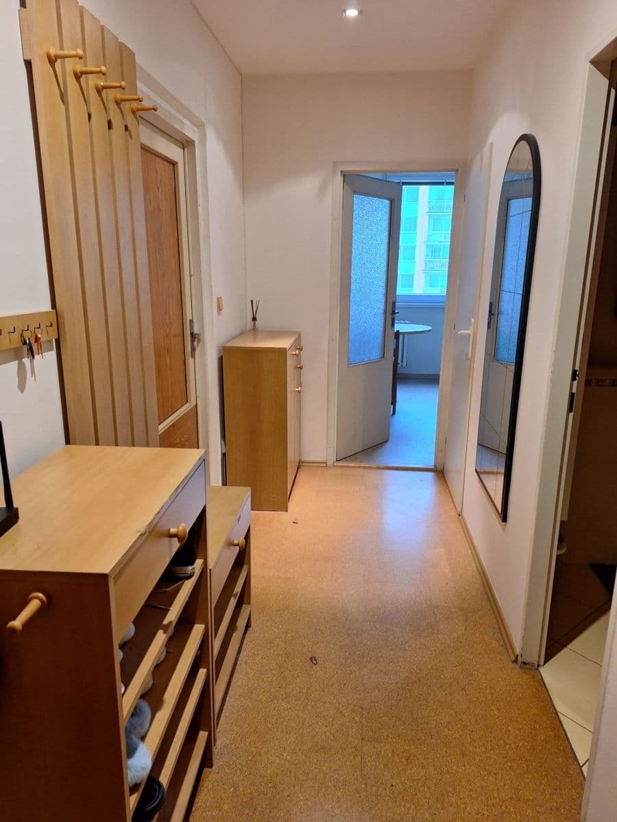 Prenájom bytu 3-izbový 77 m², Lonkova, Pardubice, Pardubický kraj Prenájom bytu 3-izbový 77 m², Lonkova, Pardubice, Pardubický kraj