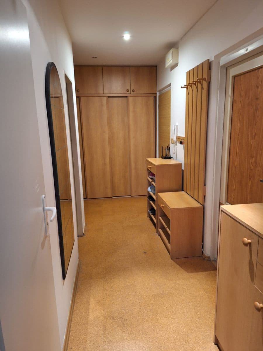 Prenájom bytu 3-izbový 77 m², Lonkova, Pardubice, Pardubický kraj Prenájom bytu 3-izbový 77 m², Lonkova, Pardubice, Pardubický kraj