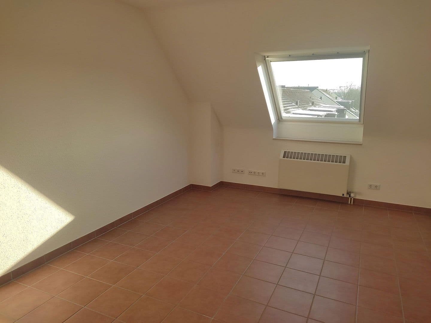 Prenájom bytu 2-izbový 73 m², Salzburger Straße 30, Monheim am Rhein, Severné Porýnie - Westfálsko Prenájom bytu 2-izbový 73 m², Salzburger Straße 30, Monheim am Rhein, Severné Porýnie - Westfálsko