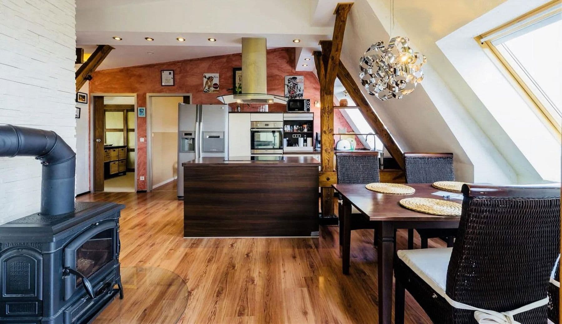 Prenájom bytu 2-izbový 74 m², Berlin, Berlín Prenájom bytu 2-izbový 74 m², Berlin, Berlín