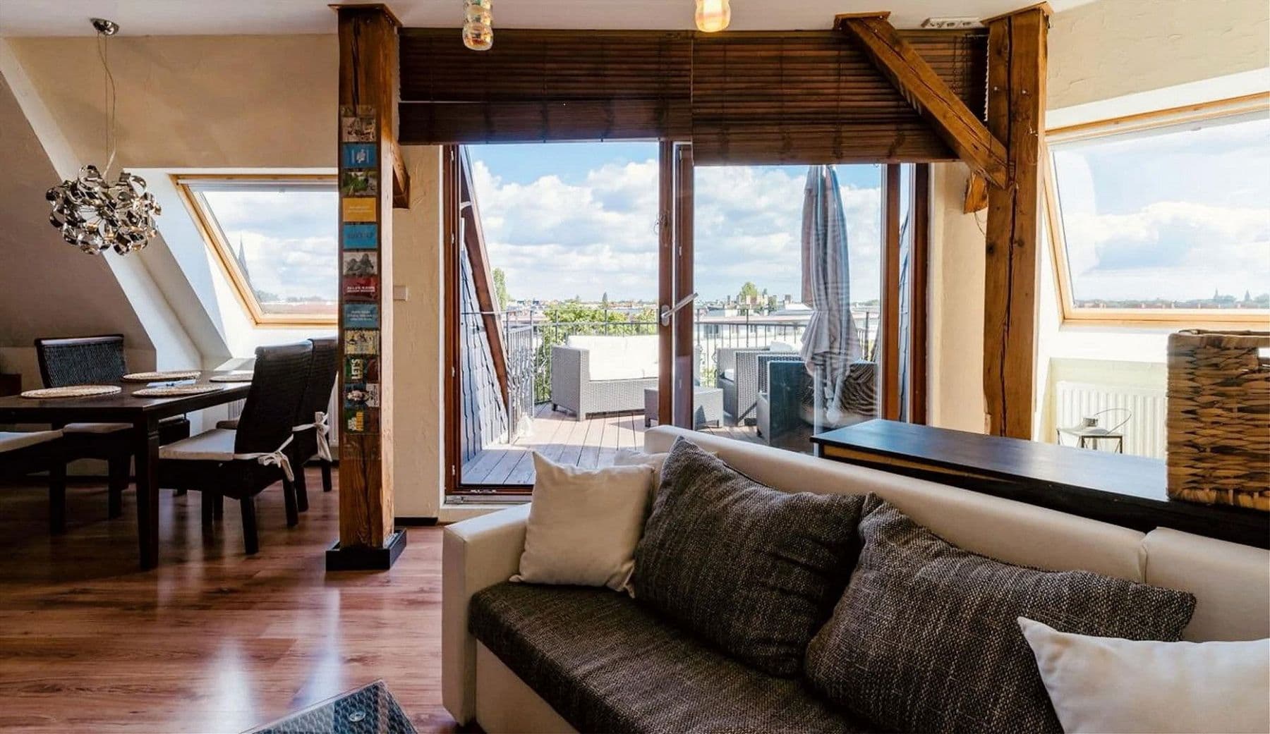 Prenájom bytu 2-izbový 74 m², Berlin, Berlín Prenájom bytu 2-izbový 74 m², Berlin, Berlín