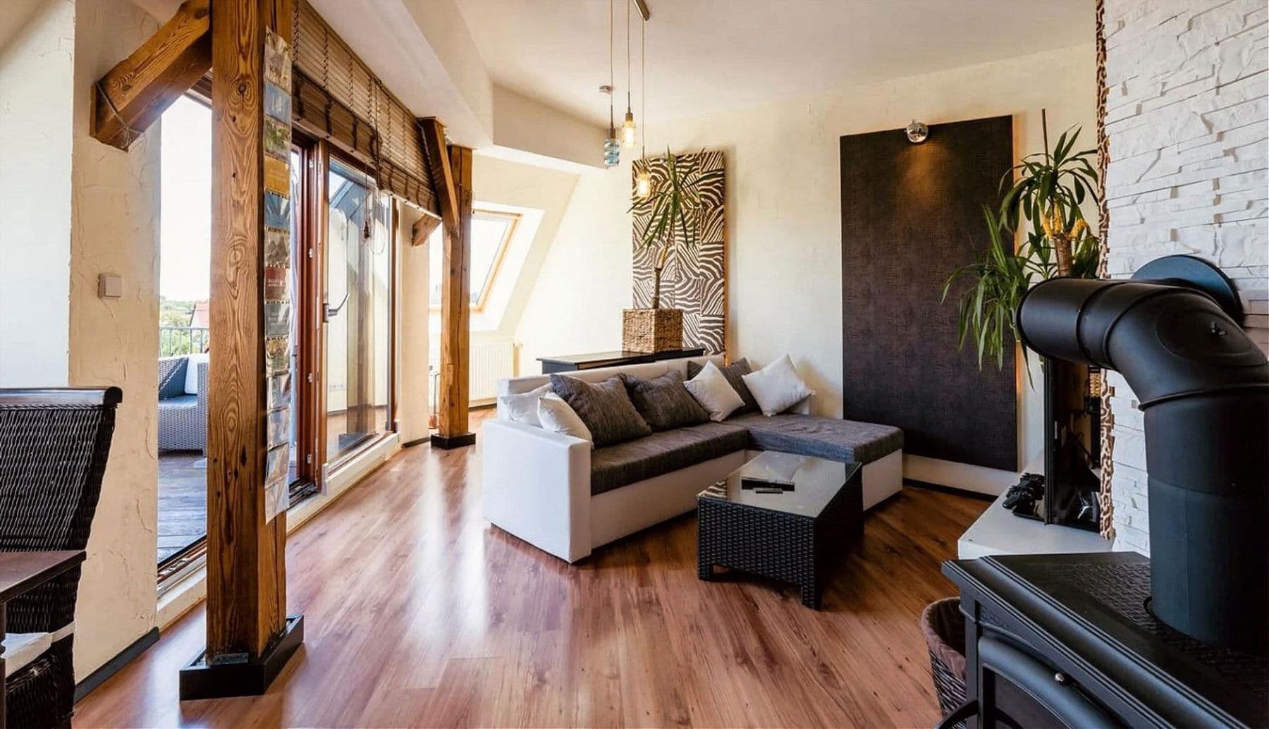 Prenájom bytu 2-izbový 74 m², Berlin, Berlín Prenájom bytu 2-izbový 74 m², Berlin, Berlín