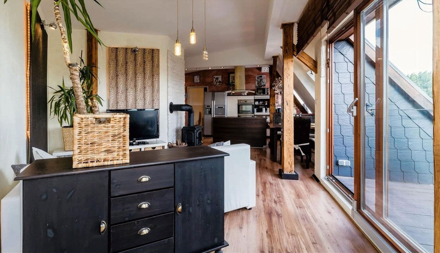 Prenájom bytu 2-izbový 74 m², Berlin, Berlín Prenájom bytu 2-izbový 74 m², Berlin, Berlín