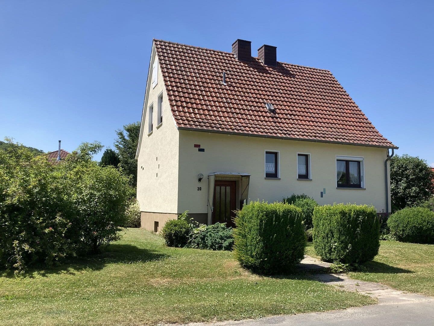 Predaj domu 110 m², pozemek 666 m², Breuna, Hesensko Predaj domu 110 m², pozemek 666 m², Breuna, Hesensko