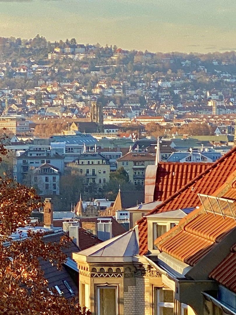 Prenájom bytu 4-izbový 124 m², Stuttgart, Bádensko-Wurttembersko Prenájom bytu 4-izbový 124 m², Stuttgart, Bádensko-Wurttembersko