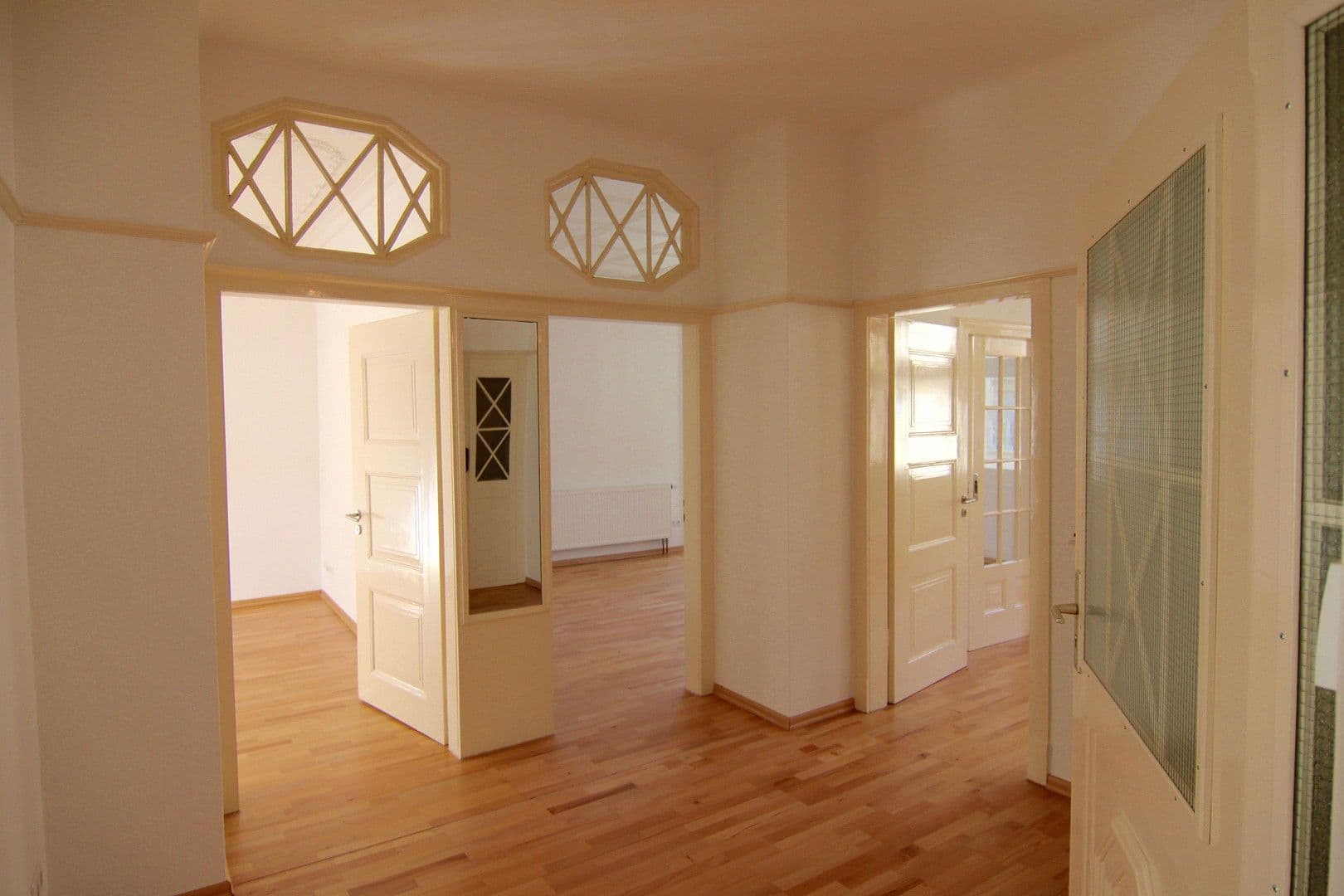 Prenájom bytu 4-izbový 124 m², Stuttgart, Bádensko-Wurttembersko Prenájom bytu 4-izbový 124 m², Stuttgart, Bádensko-Wurttembersko