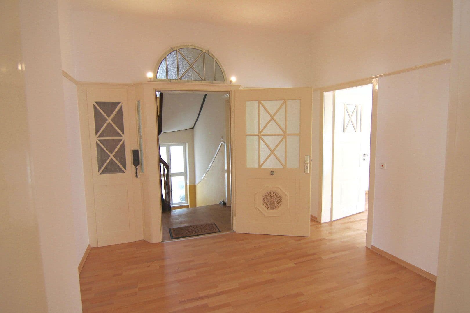 Prenájom bytu 4-izbový 124 m², Stuttgart, Bádensko-Wurttembersko Prenájom bytu 4-izbový 124 m², Stuttgart, Bádensko-Wurttembersko