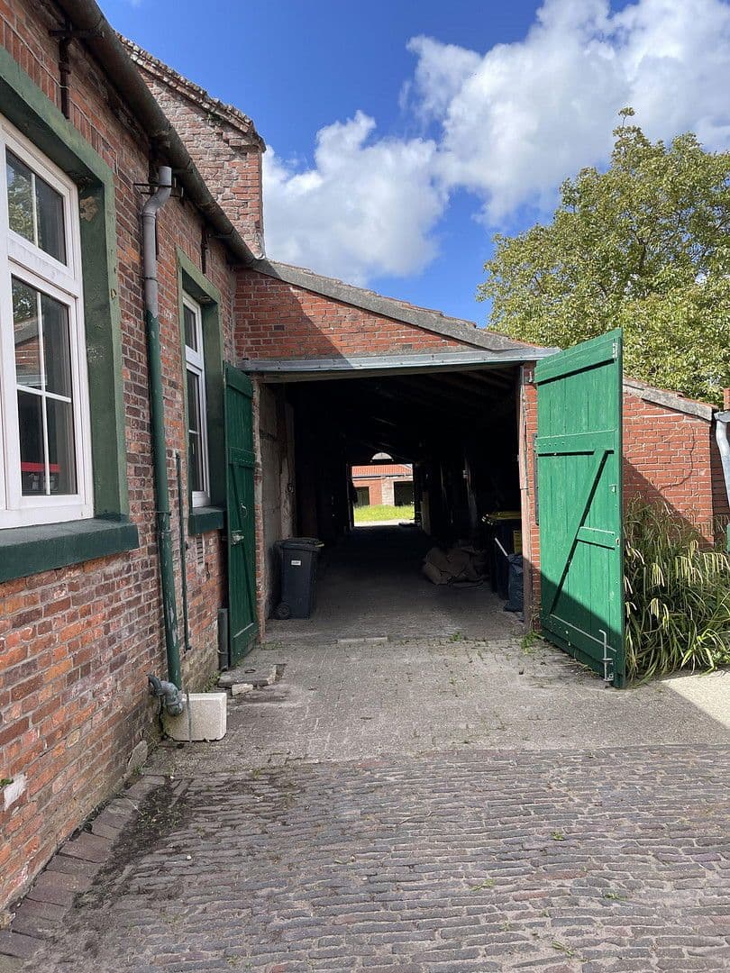 Predaj domu 750 m², pozemek 1.255 m², Hage, Dolné Sasko Predaj domu 750 m², pozemek 1.255 m², Hage, Dolné Sasko