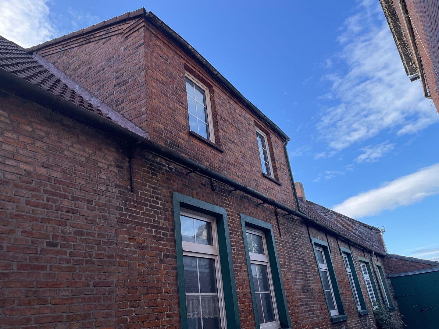 Predaj domu 750 m², pozemek 1.255 m², Hage, Dolné Sasko Predaj domu 750 m², pozemek 1.255 m², Hage, Dolné Sasko