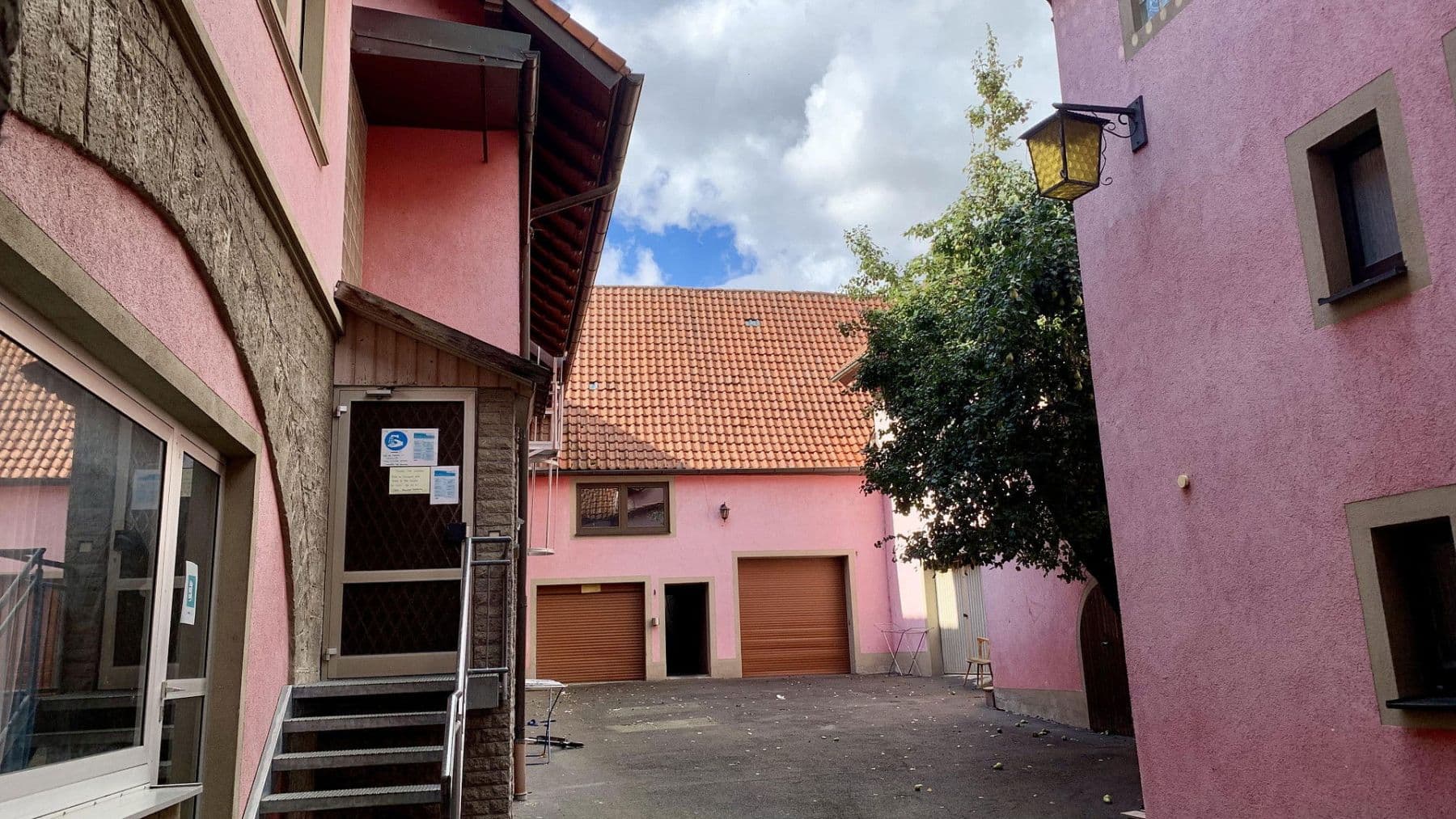 Prenájom nebytového priestoru 2.500 m², Würzburger Str. 19, Bergtheim, Bavorsko Prenájom nebytového priestoru 2.500 m², Würzburger Str. 19, Bergtheim, Bavorsko