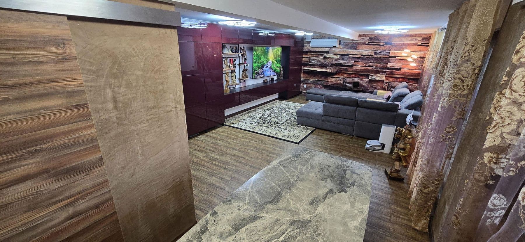 Predaj nebytového priestoru 1.496 m², Leingarten, Bádensko-Wurttembersko Predaj nebytového priestoru 1.496 m², Leingarten, Bádensko-Wurttembersko