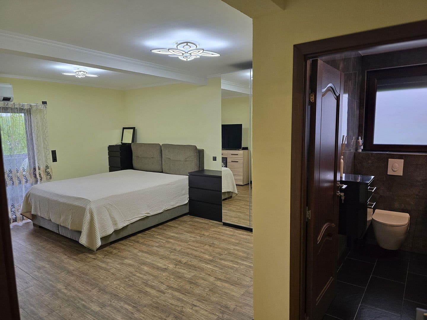 Predaj nebytového priestoru 1.496 m², Leingarten, Bádensko-Wurttembersko Predaj nebytového priestoru 1.496 m², Leingarten, Bádensko-Wurttembersko