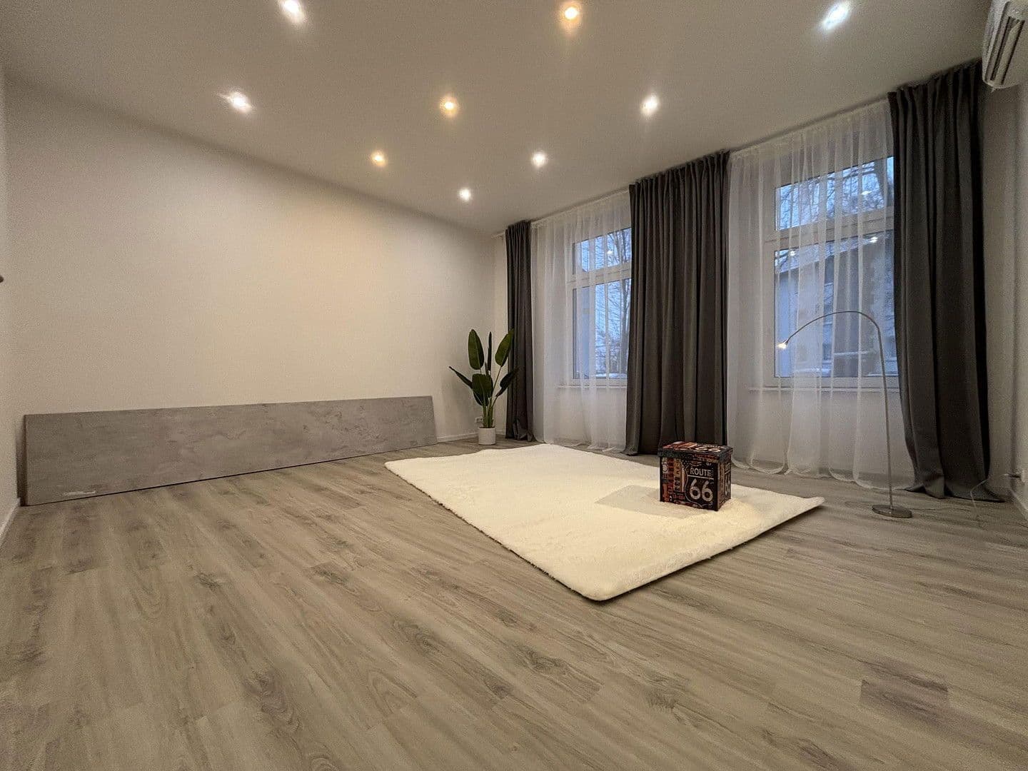 Prenájom bytu 3-izbový 70 m², Röhrenstraße 1, Düsseldorf, Severné Porýnie - Westfálsko Prenájom bytu 3-izbový 70 m², Röhrenstraße 1, Düsseldorf, Severné Porýnie - Westfálsko