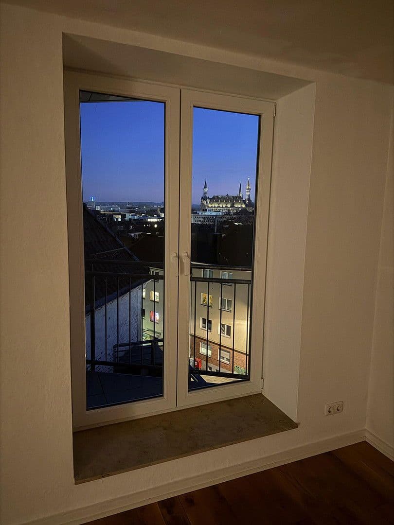 Prenájom bytu 3-izbový 74 m², Aachen, Severné Porýnie - Westfálsko Prenájom bytu 3-izbový 74 m², Aachen, Severné Porýnie - Westfálsko