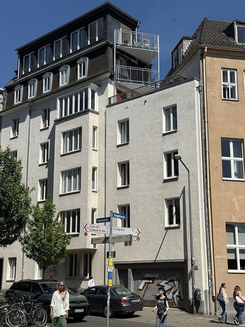 Prenájom bytu 3-izbový 74 m², Aachen, Severné Porýnie - Westfálsko Prenájom bytu 3-izbový 74 m², Aachen, Severné Porýnie - Westfálsko