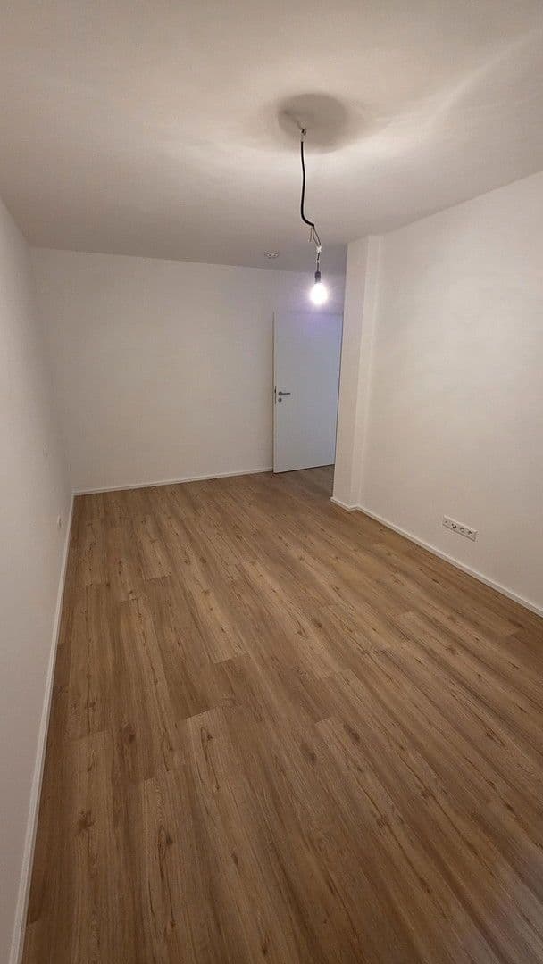 Prenájom bytu 3-izbový 80 m², Schillerstraße 35, Waldenbuch, Bádensko-Wurttembersko Prenájom bytu 3-izbový 80 m², Schillerstraße 35, Waldenbuch, Bádensko-Wurttembersko