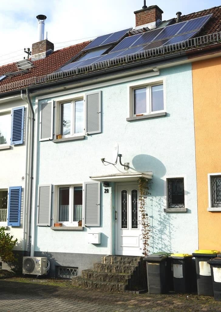 Predaj domu 100 m², pozemek 202 m², Arnstädter Weg 20, Frankfurt, Hesensko Predaj domu 100 m², pozemek 202 m², Arnstädter Weg 20, Frankfurt, Hesensko