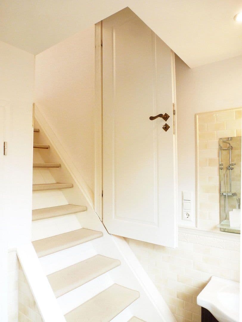 Predaj domu 100 m², pozemek 202 m², Arnstädter Weg 20, Frankfurt, Hesensko Predaj domu 100 m², pozemek 202 m², Arnstädter Weg 20, Frankfurt, Hesensko