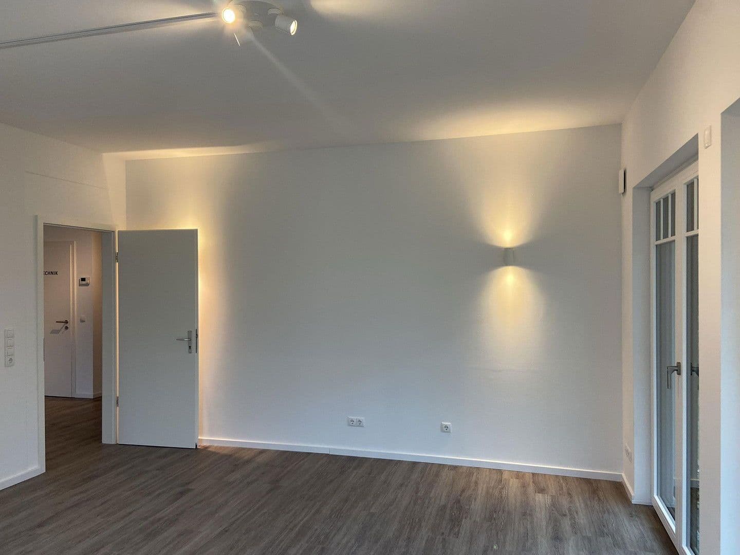 Prenájom kancelárie 23 m², Strandstraße 136, Timmendorfer Strand, Šlezvicko-Holštajnsko Prenájom kancelárie 23 m², Strandstraße 136, Timmendorfer Strand, Šlezvicko-Holštajnsko