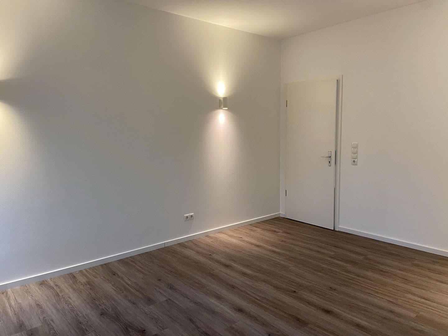 Prenájom kancelárie 23 m², Strandstraße 136, Timmendorfer Strand, Šlezvicko-Holštajnsko Prenájom kancelárie 23 m², Strandstraße 136, Timmendorfer Strand, Šlezvicko-Holštajnsko