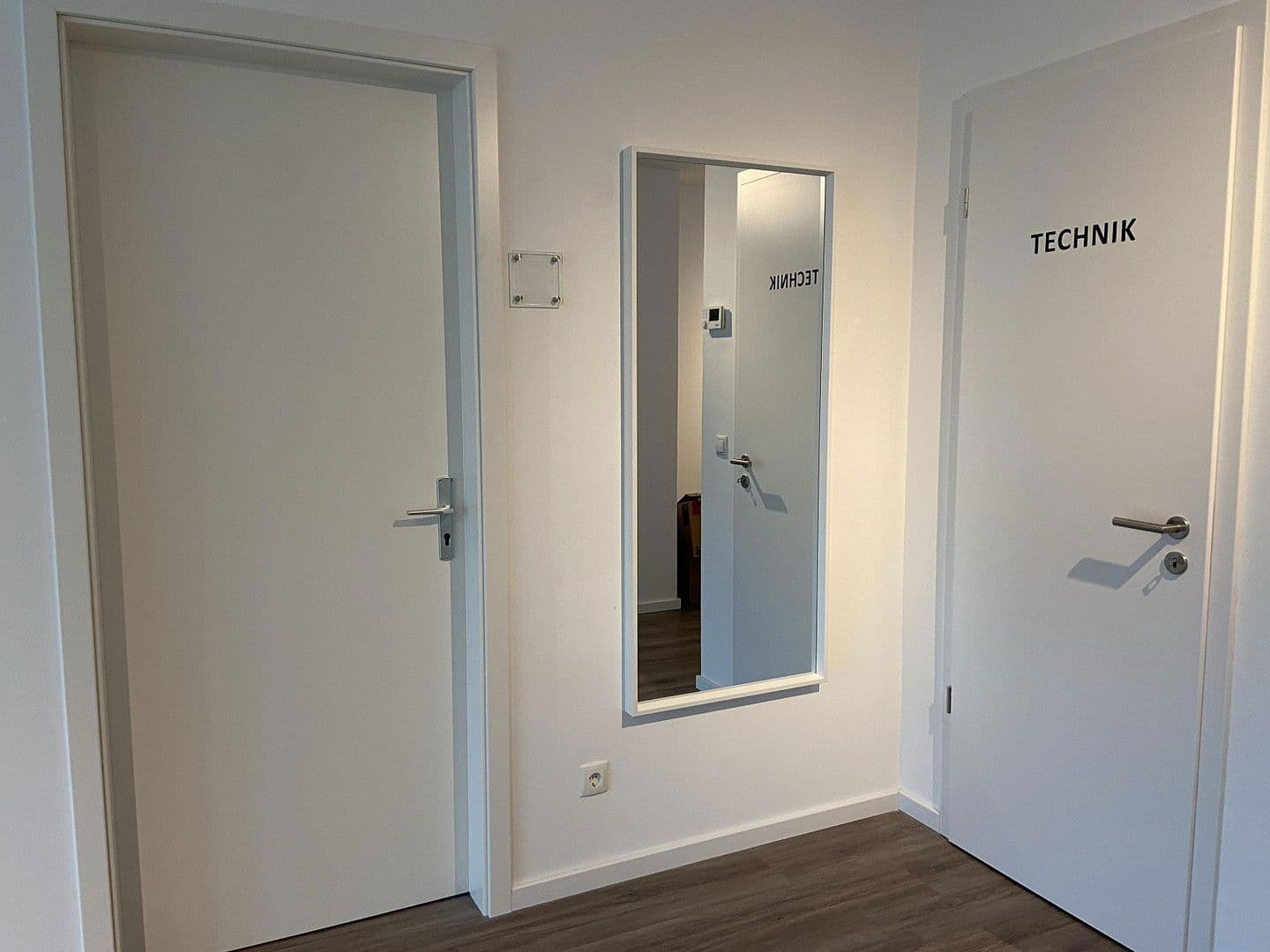 Prenájom kancelárie 23 m², Strandstraße 136, Timmendorfer Strand, Šlezvicko-Holštajnsko Prenájom kancelárie 23 m², Strandstraße 136, Timmendorfer Strand, Šlezvicko-Holštajnsko